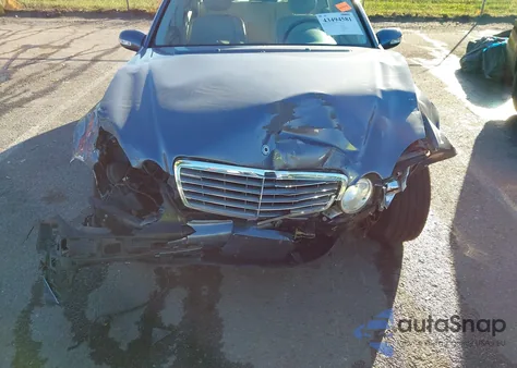 2003 Mercedes-Benz E 320 from USA, damaged, VIN WDBUF65J93X111516